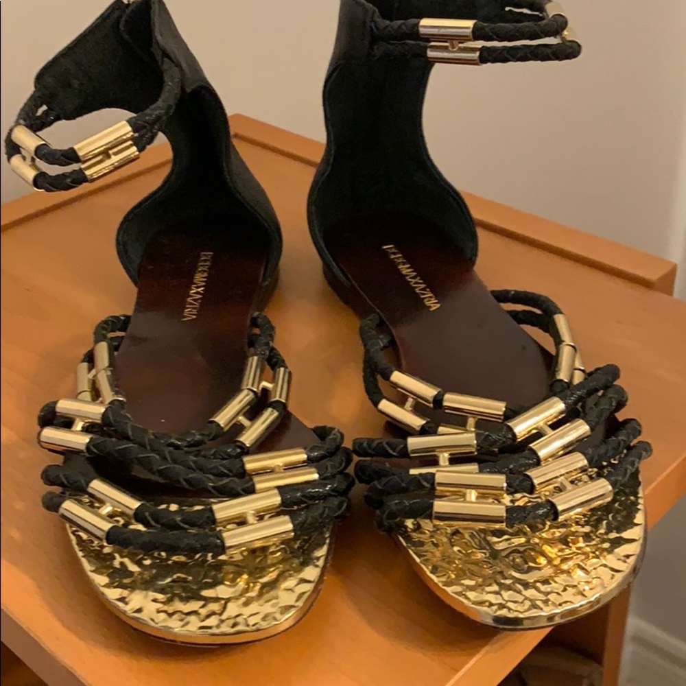 BCBGMAXAZRIA sandals flat